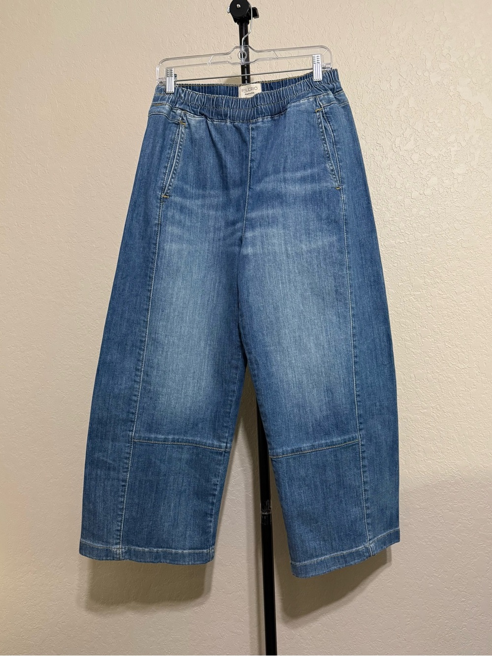 Pilcro Anthropologie Izzie Relaxed Pull-On Barrel Jeans Size S - Picture 2 of 10